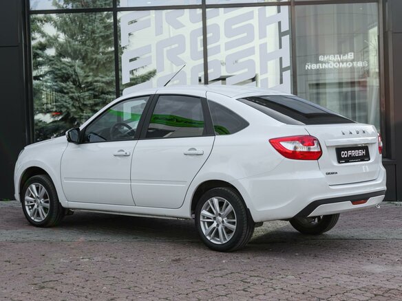 2025 Lada (ВАЗ) Granta I Рестайлинг, белый, 924000 рублей - вид 1