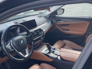 2017 BMW 5 серии 530i xDrive VII (G30/G31/G38), чёрный, 2950000 рублей, вид 4