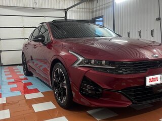 2020 Kia K5 III, красный, 2650000 рублей, вид 4