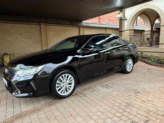2016 Toyota Camry VII (XV50) Рестайлинг, чёрный, 2250000 рублей, вид 3
