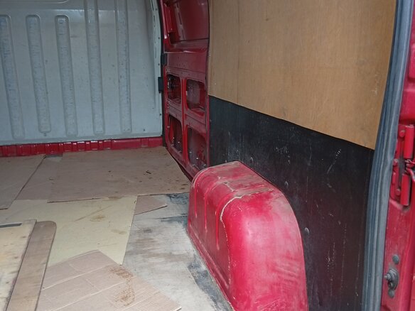 2009 Fiat Professional Ducato, красный, 880000 рублей - вид 8