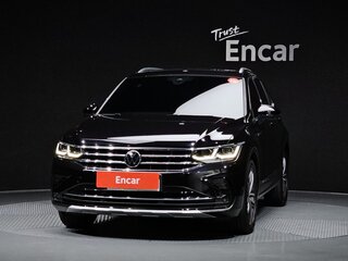 2022 Volkswagen Tiguan II Рестайлинг, чёрный, 2815000 рублей, вид 2