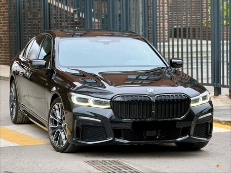 2021 BMW 7 серии 730d xDrive VI (G11/G12) Рестайлинг, чёрный, 7600000 рублей, вид 2