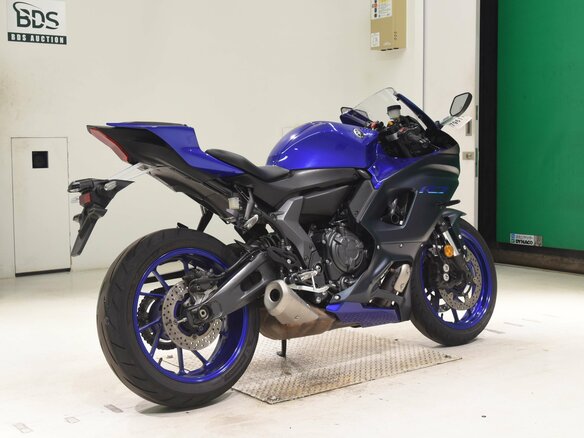 2021 Yamaha YZF-R7, синий, 830000 рублей - вид 12