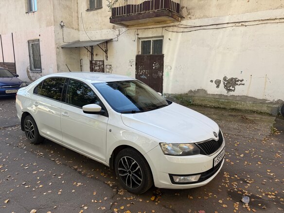 2015 Skoda Rapid I, белый - вид 2