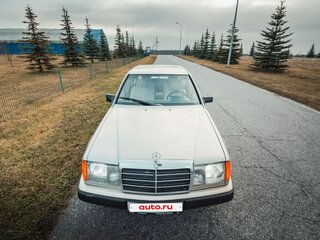1988 Mercedes-Benz W124 230 4-speed, бежевый, 450000 рублей, вид 4