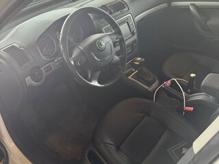 2010 Skoda Octavia II (A5) Рестайлинг, белый, 739000 рублей, вид 4