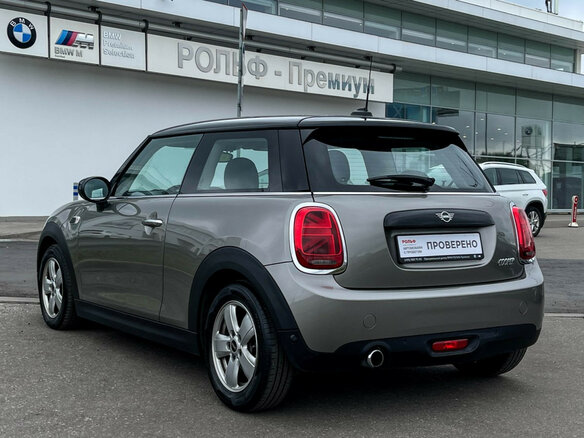 2020 Mini Hatch Cooper III (F55/F56) Рестайлинг, серебристый - вид 6