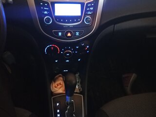 2012 Hyundai Solaris I, бежевый, 630000 рублей, вид 5