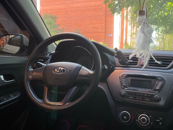 2013 Kia Rio 4-speed III, белый, 950000 рублей - вид 6