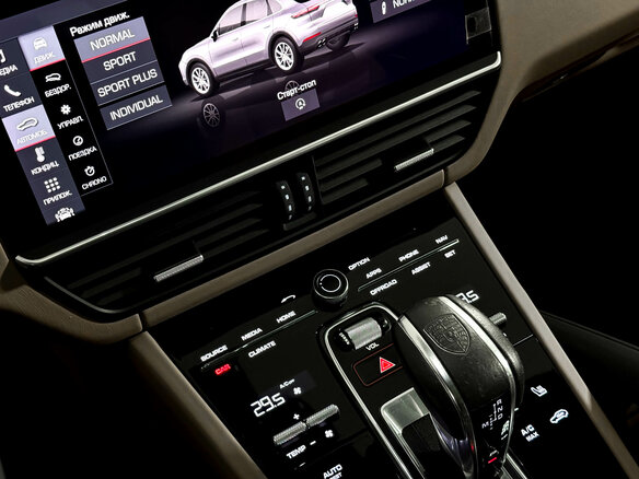 2020 Porsche Cayenne III, серый, 5970000 рублей - вид 24