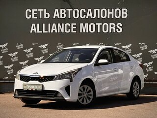 2021 Kia Rio IV Рестайлинг, белый, 1110000 рублей, вид 3