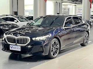 2026 BMW 5 серии Long 525Li VIII (G60/G61/G68), синий, 6467720 рублей, вид 1