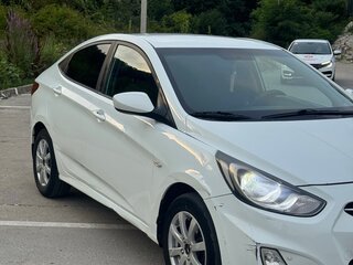 2013 Hyundai Solaris I, белый, 560000 рублей, вид 5