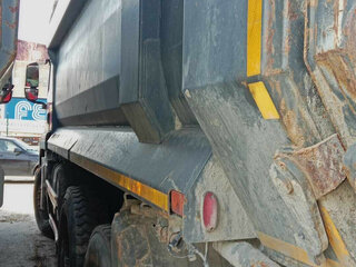 2022 Sinotruk Howo ZZ3327, красный, 3809930 рублей, вид 4