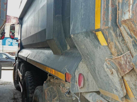 2022 Sinotruk Howo ZZ3327, красный, 3809930 рублей, вид 4