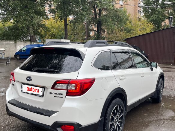 2019 Subaru Outback V Рестайлинг, белый, 2290000 рублей - вид 3