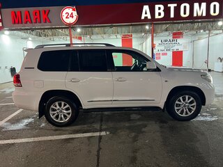 2011 Toyota Land Cruiser 200 Series, белый, 2800000 рублей, вид 5