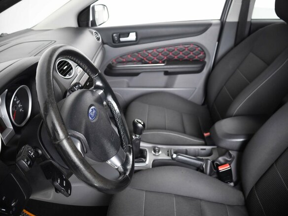 2011 Ford Focus II Рестайлинг, белый, 799000 рублей - вид 6