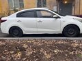 2020 Kia Rio IV, белый, 650000 рублей - вид 1