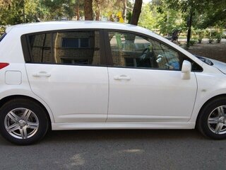 2010 Nissan Tiida I Рестайлинг, белый, 760000 рублей, вид 2