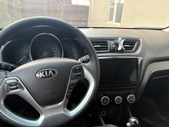2016 Kia Rio III Рестайлинг, серебристый, 960000 рублей - вид 4
