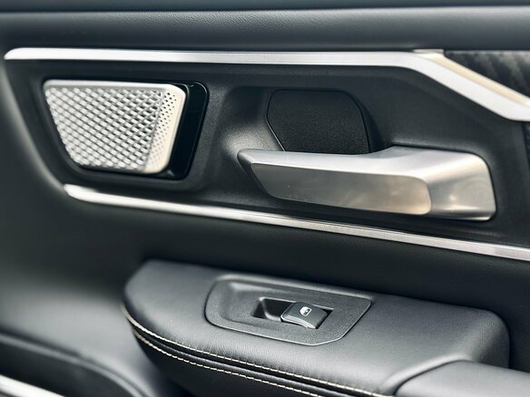 2026 Ram 1500 Crew Cab V Рестайлинг, синий - вид 18
