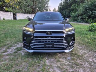 2023 Toyota Grand Highlander, чёрный, 6100000 рублей, вид 2