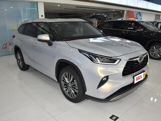 2026 Toyota Highlander IV (XU70), серебристый, 5160000 рублей, вид 3