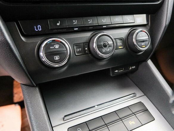 2014 Skoda Octavia III (A7), белый, 1129000 рублей - вид 16
