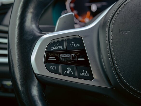 2022 BMW X5 40i IV (G05/G18), чёрный, 8295000 рублей - вид 15
