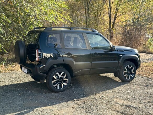2026 Lada (ВАЗ) Niva Travel I Рестайлинг, зелёный, 1814000 рублей - вид 4