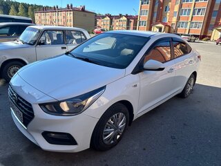 2017 Hyundai Solaris II, белый, 1180000 рублей, вид 1
