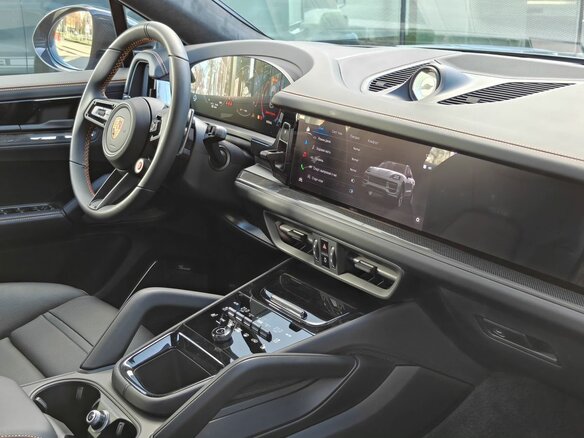 2026 Porsche Cayenne Turbo GT Coupé III Рестайлинг, серый, 36780000 рублей - вид 13