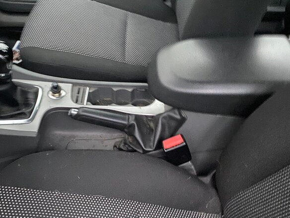 2010 Ford Focus II Рестайлинг, серебристый, 600000 рублей - вид 20