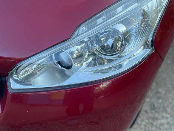 2013 Peugeot 208 I, красный, 890000 рублей - вид 8