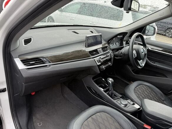 2016 BMW X1 18i sDrive II (F48), белый, 1500000 рублей - вид 8