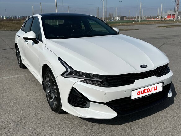 2021 Kia K5 III, белый, 3250000 рублей - вид 2