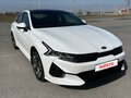 2021 Kia K5 III, белый, 3250000 рублей - вид 2