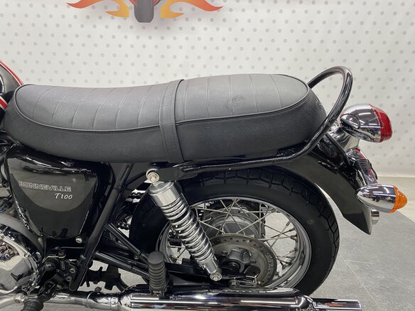 2007 Triumph Bonneville T100, чёрный, 549000 рублей - вид 7