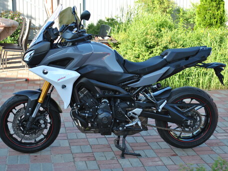 2018 Yamaha MT-09 Tracer (FJ-09), серый, 699000 рублей, вид 2