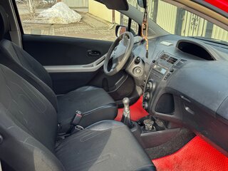 2010 Toyota Yaris III, красный, 600000 рублей, вид 5