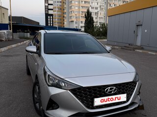 2021 Hyundai Solaris II Рестайлинг, серебристый, 1840000 рублей, вид 4
