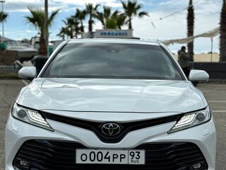 2020 Toyota Camry VIII (XV70), белый, 3000000 рублей, вид 1