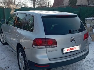 2007 Volkswagen Touareg I Рестайлинг, серебристый, 850000 рублей, вид 2
