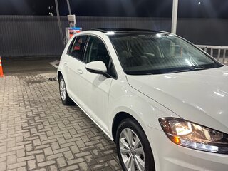 2020 Volkswagen Golf VII Рестайлинг, белый, 1880000 рублей, вид 1