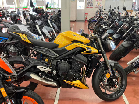 2025 Triumph Street Triple, жёлтый, 821000 рублей, вид 1