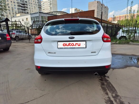 2016 Ford Focus III Рестайлинг, белый, 880000 рублей - вид 3