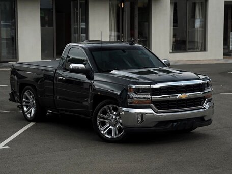 2017 Chevrolet Silverado III (K2XX) Рестайлинг, чёрный, 7700000 рублей, вид 1