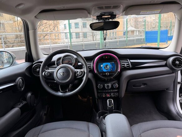 2019 Mini Hatch Cooper III (F55/F56) Рестайлинг, серебристый, 2050000 рублей - вид 10